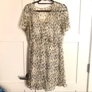 Cute Flowy Gray & White Dress